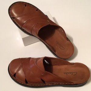 Clarks leather shoes size 10M; minimal wear